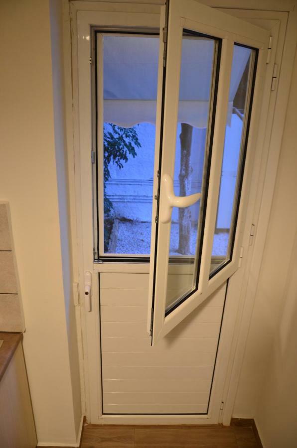Ferienwohnung Lovely Place To Be Athen Exterior foto